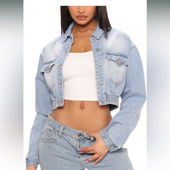 Jackets & Blazers - Cropped Denim Jacket Elastic Hem Jean Jacket with Pockets size large. Nwot